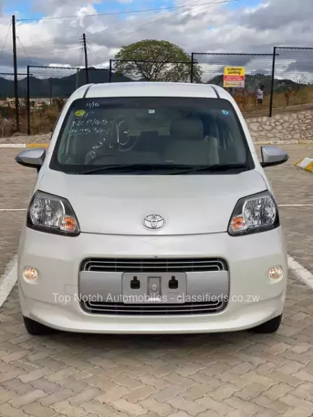 Toyota Porte 2015