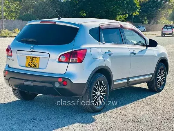 Nissan dualis
immaculate condition